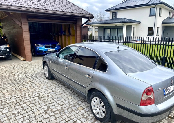 Volkswagen Passat cena 10300 przebieg: 364000, rok produkcji 2003 z Krzeszowice małe 254